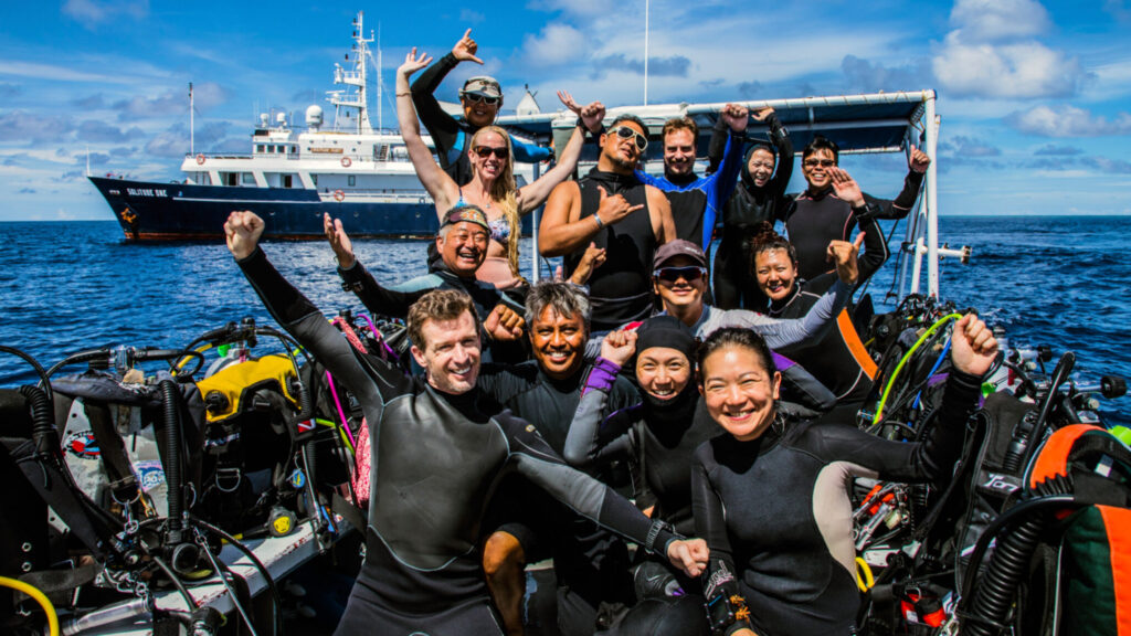 A group of divers in Solitude One Liveaboard trip